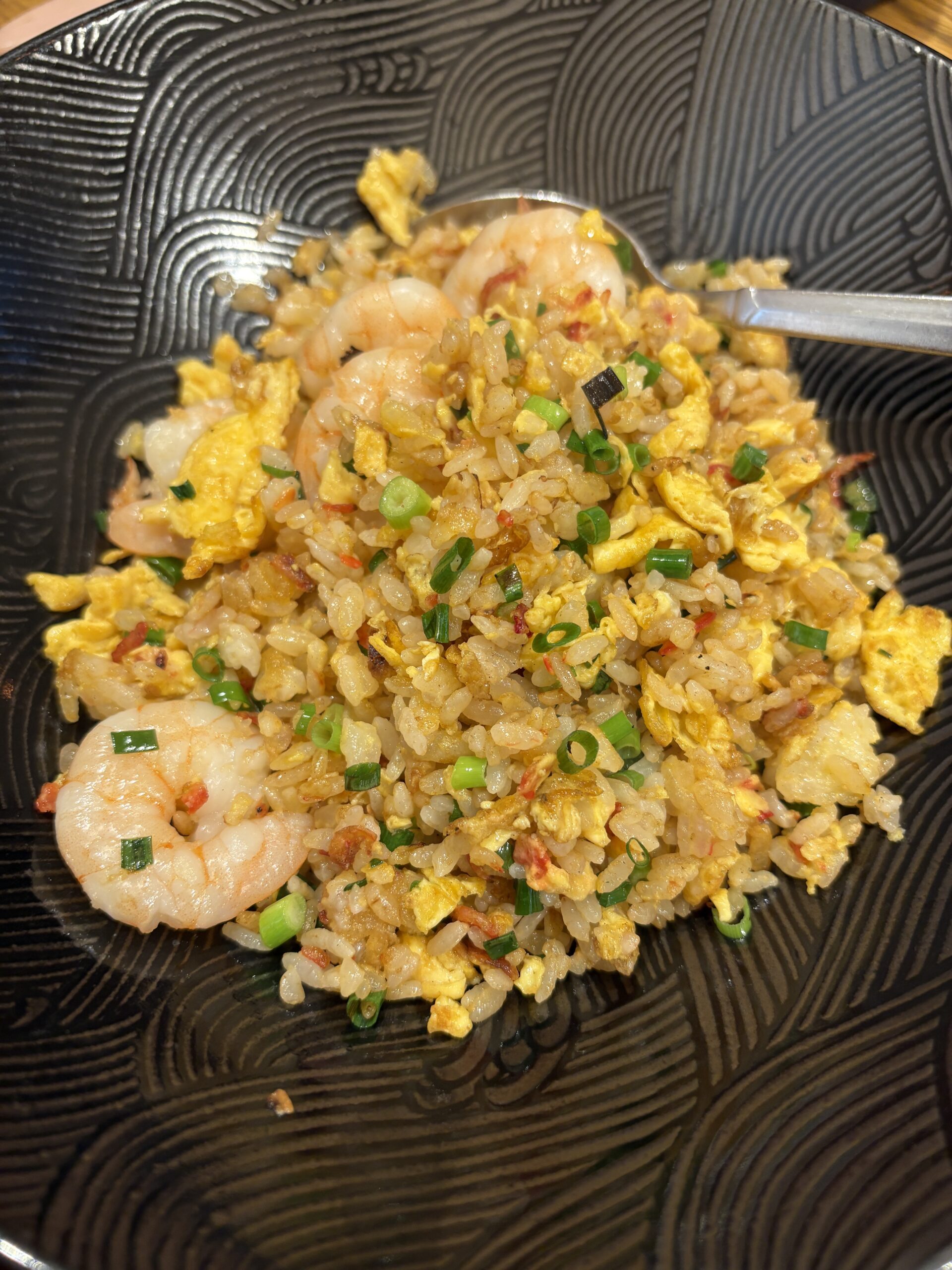 海老がたっぷりのったチャーハン
